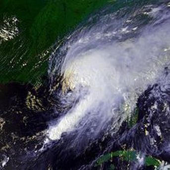 20100831171347-220px-hurricane-earl-02-sept-1998-2028z.jpg