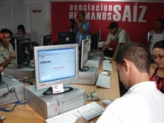 20120402215238-blogueros-cubanos.jpg