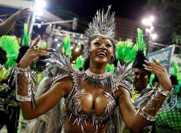 Un millón de personas disfrutan del carnaval de Río de Janeiro