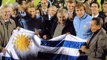 Mujica: «El caso Suárez será una vergüenza eterna del fútbol»