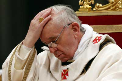 El papa sufre por la muerte de tres familiares