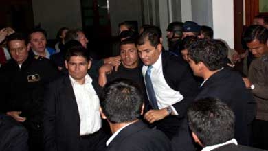 Tribunal ecuatoriano sentencia a seis policías por intento de magnicidio