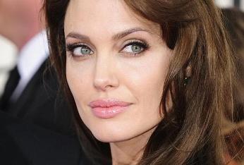 Angelina Jolie remueve sus ovarios
