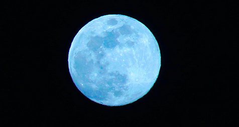 20150731130257-luna-azul.jpg