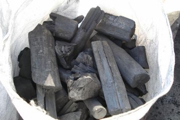 Cuba exporta carbón vegetal y otros productos forestales