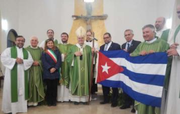 El Cristo en la cruz de remos ya está en la Iglesia de Lampedusa