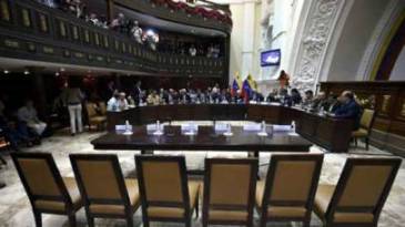 Derecha venezolana rechaza Decreto de Emergencia Económica