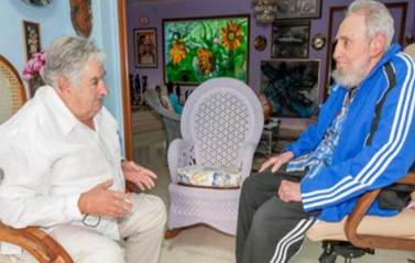 Conversan Fidel y expresidente uruguayo José Mujica