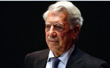 Políticos e intelectuales dominicanos critican premio otorgado a Vargas Llosa