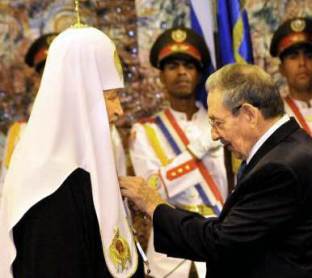 Raúl impuso la Orden José Martí al Patriarca Kirill