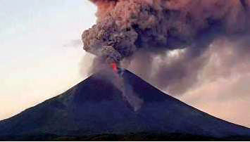 Volcán Momotombo de Nicaragua registra dos fuertes erupciones