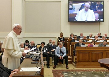 Papa Francisco: El agua es un derecho fundamental